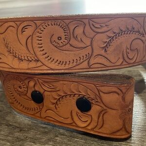 Vintage Hand Crafted 1974 Tooled leather belt.